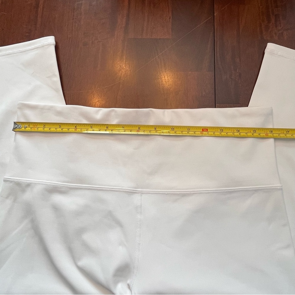 Athleta Elation Capri White Size 1X Cropped Leggings 17” Inseam - Picture 3 of 11